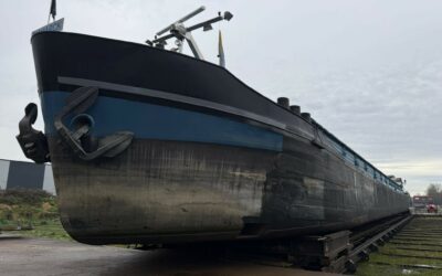 L.S.N. poursuit ses expertises de coque sur de grandes unités fluviales de commerce avant les fêtes !